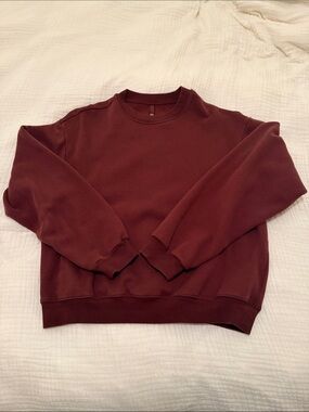 SKIMS Crewneck Sweatshirt in Burgundy
